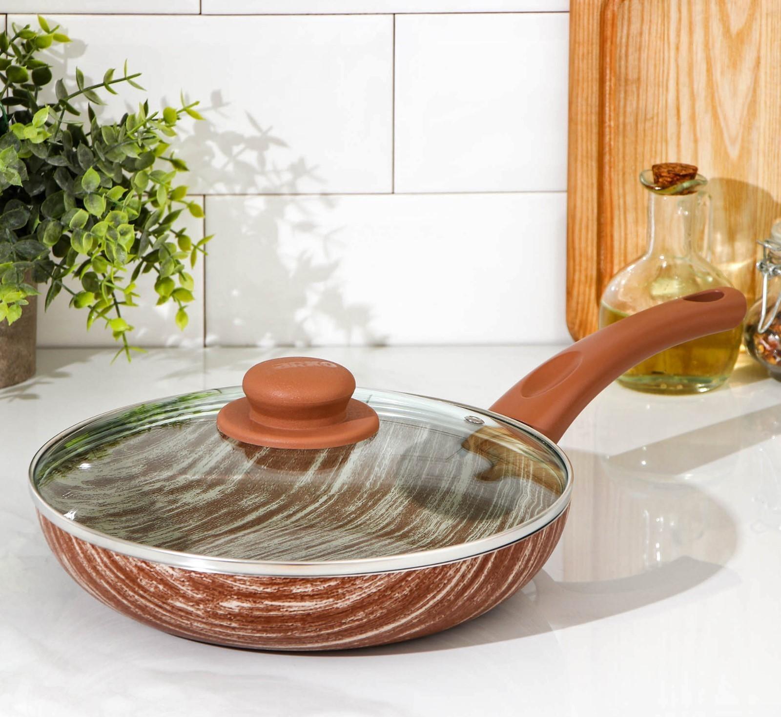 Сковорода глубокая Kantry, d=24 см, стеклянная крышка, пластиковая ручка, антипригарное покрытие, цвет коричневый