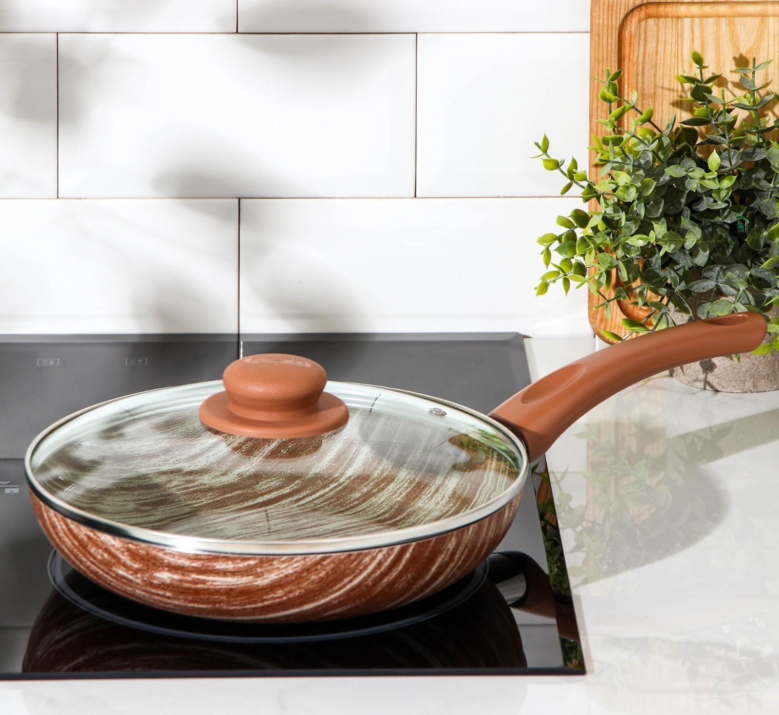 Сковорода глубокая Kantry, d=24 см, стеклянная крышка, пластиковая ручка, антипригарное покрытие, цвет коричневый