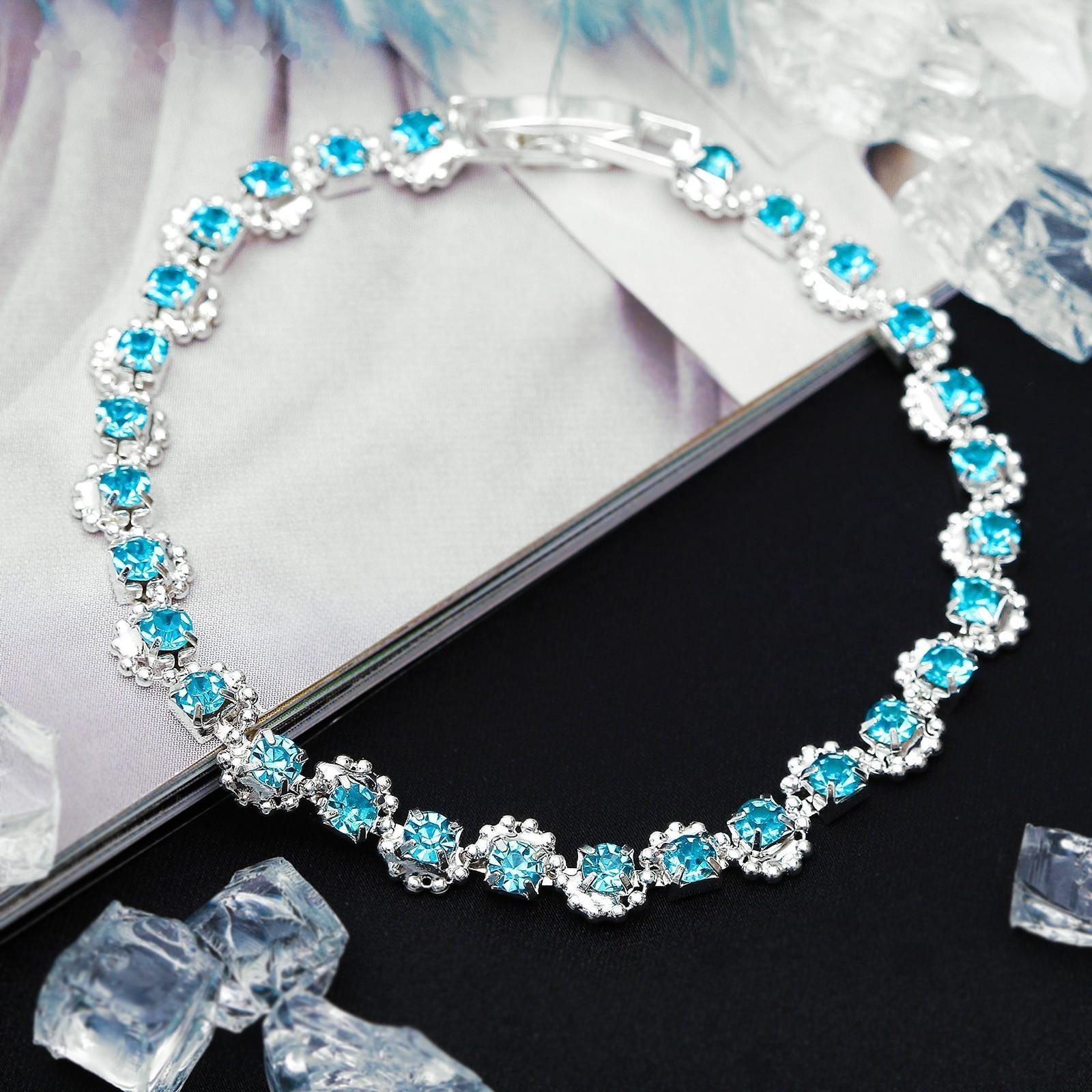 Браслет со стразами 