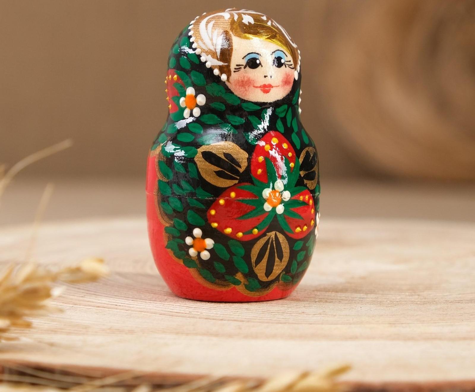 Матрёшка «Хохлома», чёрный платок, красное платье, 5 кукольная, 10 см