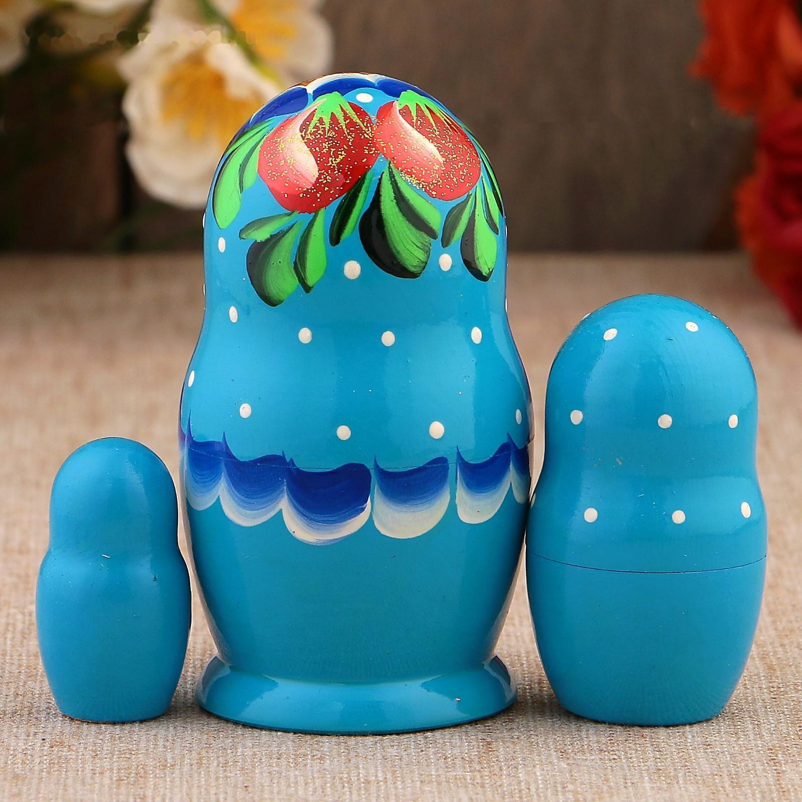 Матрёшка «Земляничка», голубое платье, 3 кукольная, 10 см