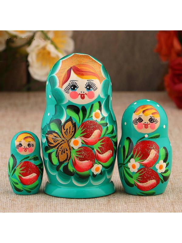 Матрёшка «Земляничка», голубое платье, 3 кукольная, 10 см