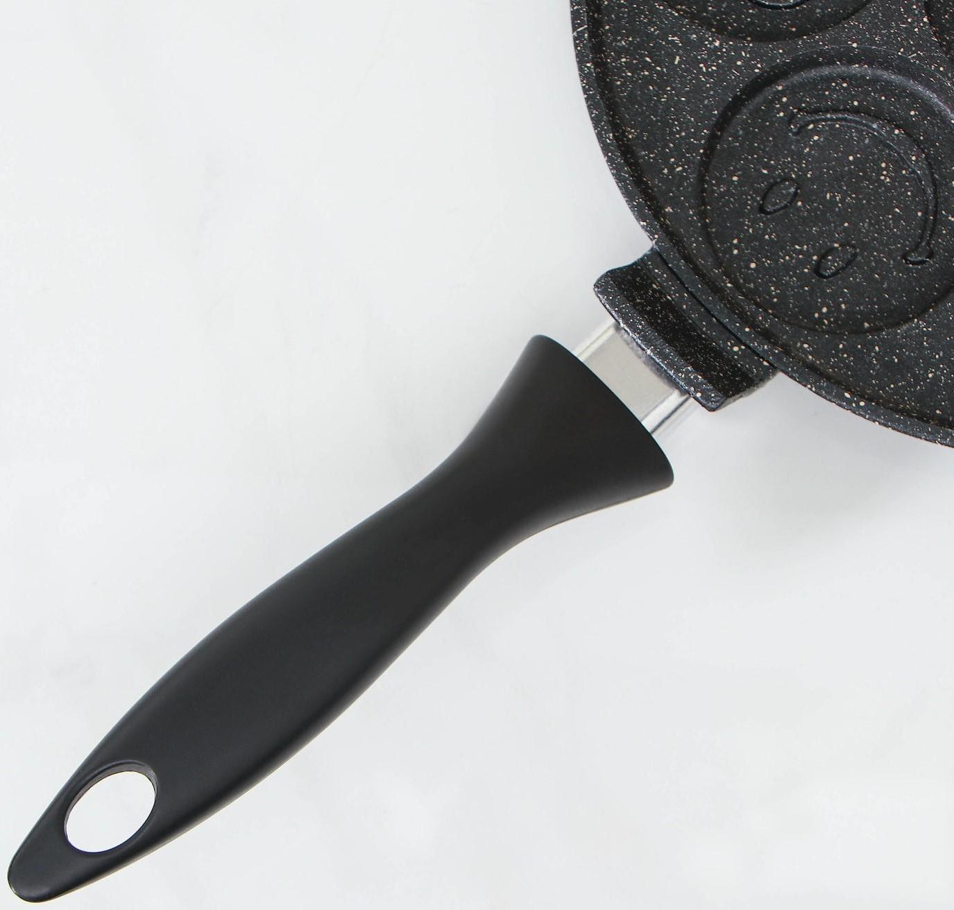 Сковорода «Оладница», d=23 см, пластиковая ручка, антипригарное покрытие, цвет чёрный