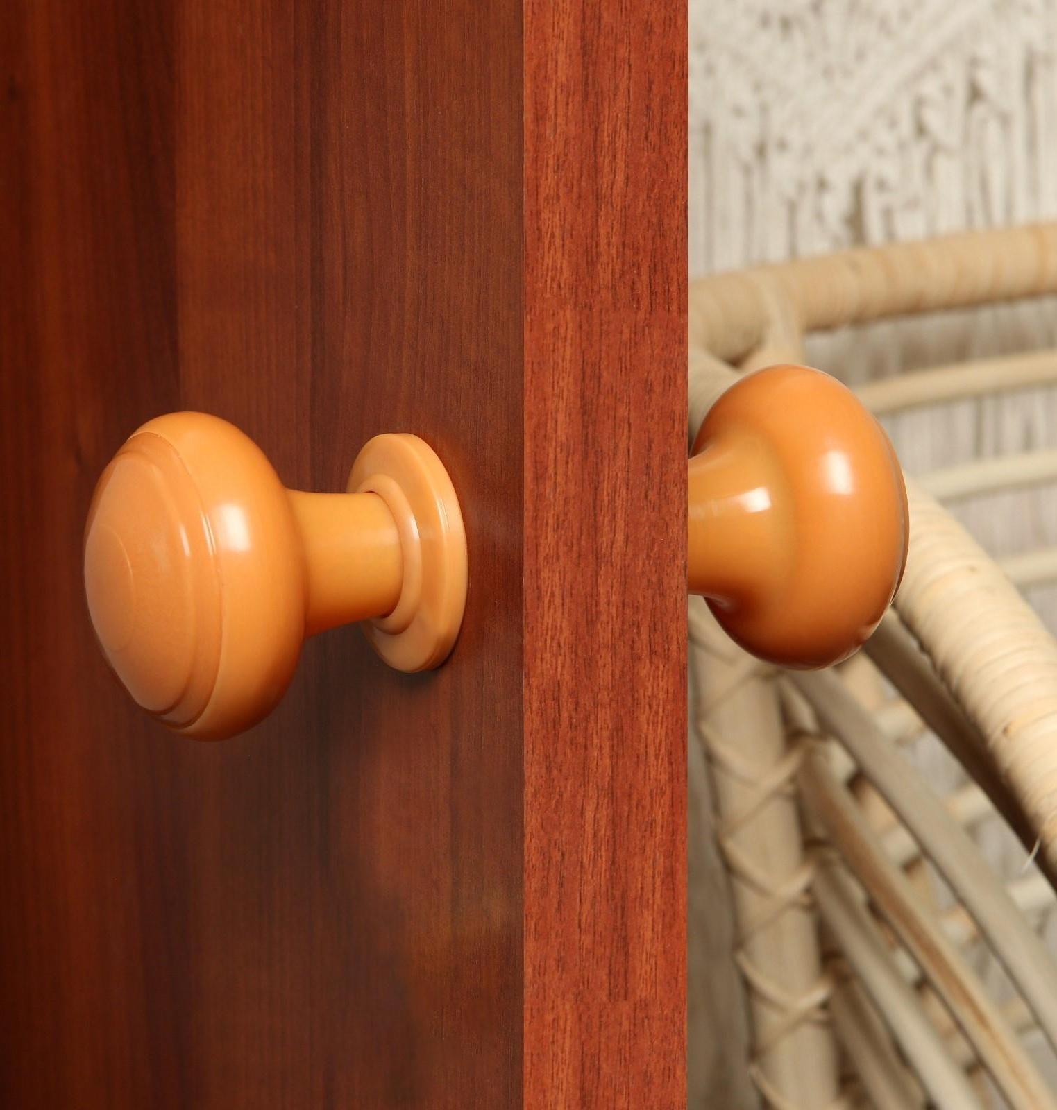 Ручка дверная пластмассовая, d=70, цвет светлое дерево
