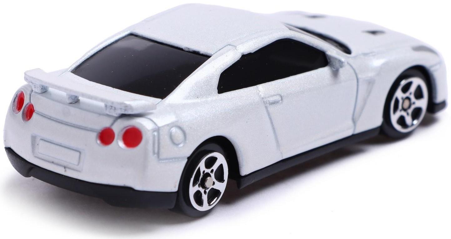 Машина металлическая NISSAN GT-R (R35), 1:64, цвет белый