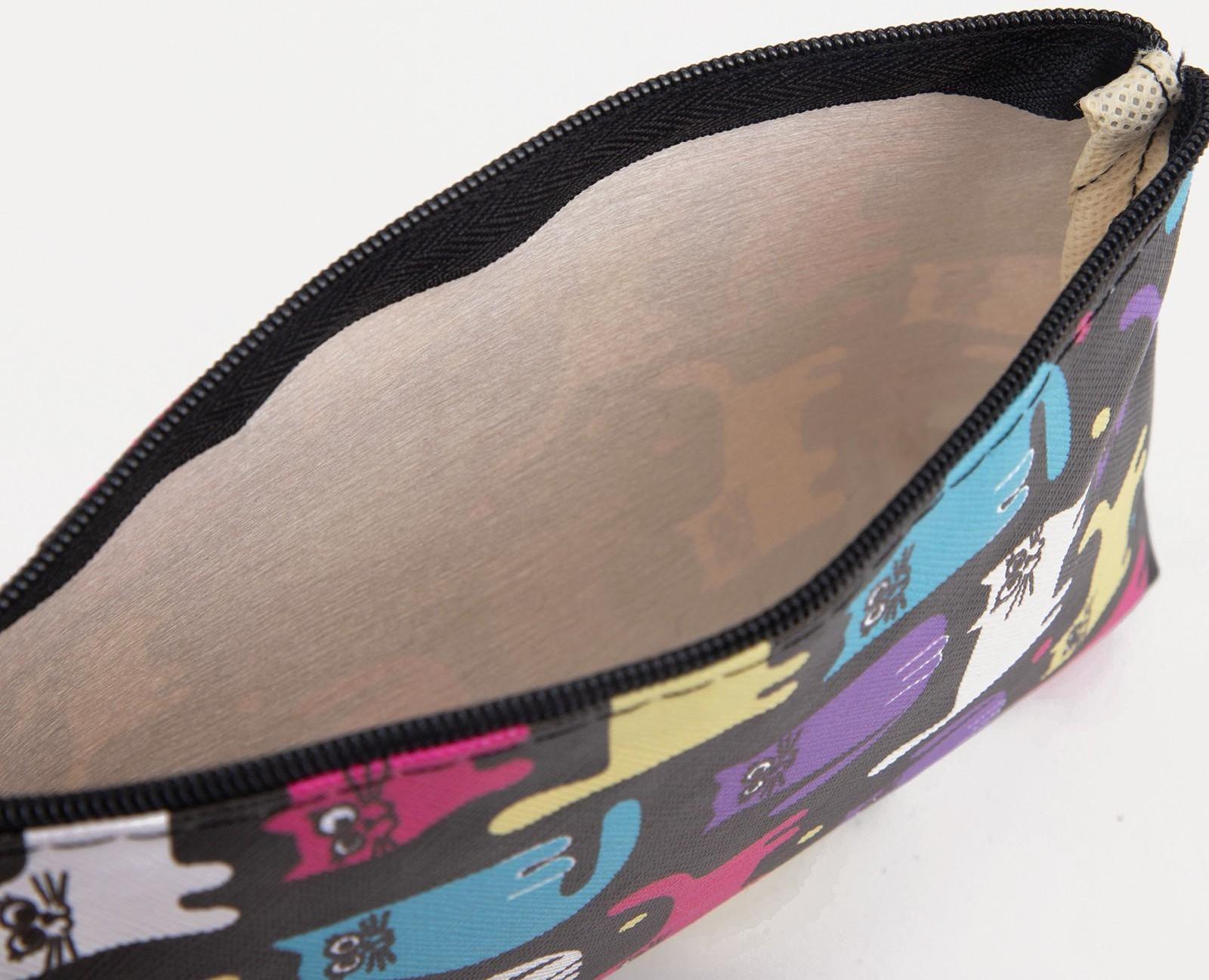 Косметичка на молнии, цвет чёрный/разноцветный