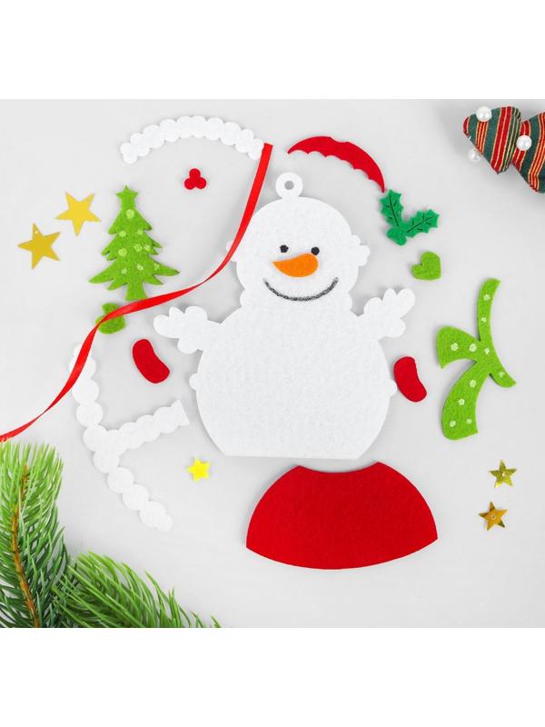 Набор для творчества - создай ёлочное украшение из фетра «Снеговик с ёлочкой»