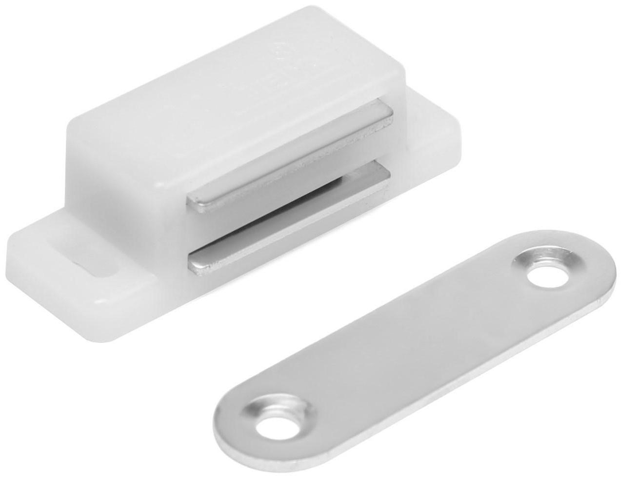 Магнит мебельный M001W, 41х13 маленький, белый