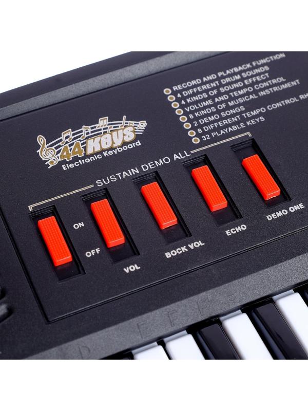 Синтезатор «Супермузыкант» с микрофоном, 44 клавиши, работает от сети и от батареек