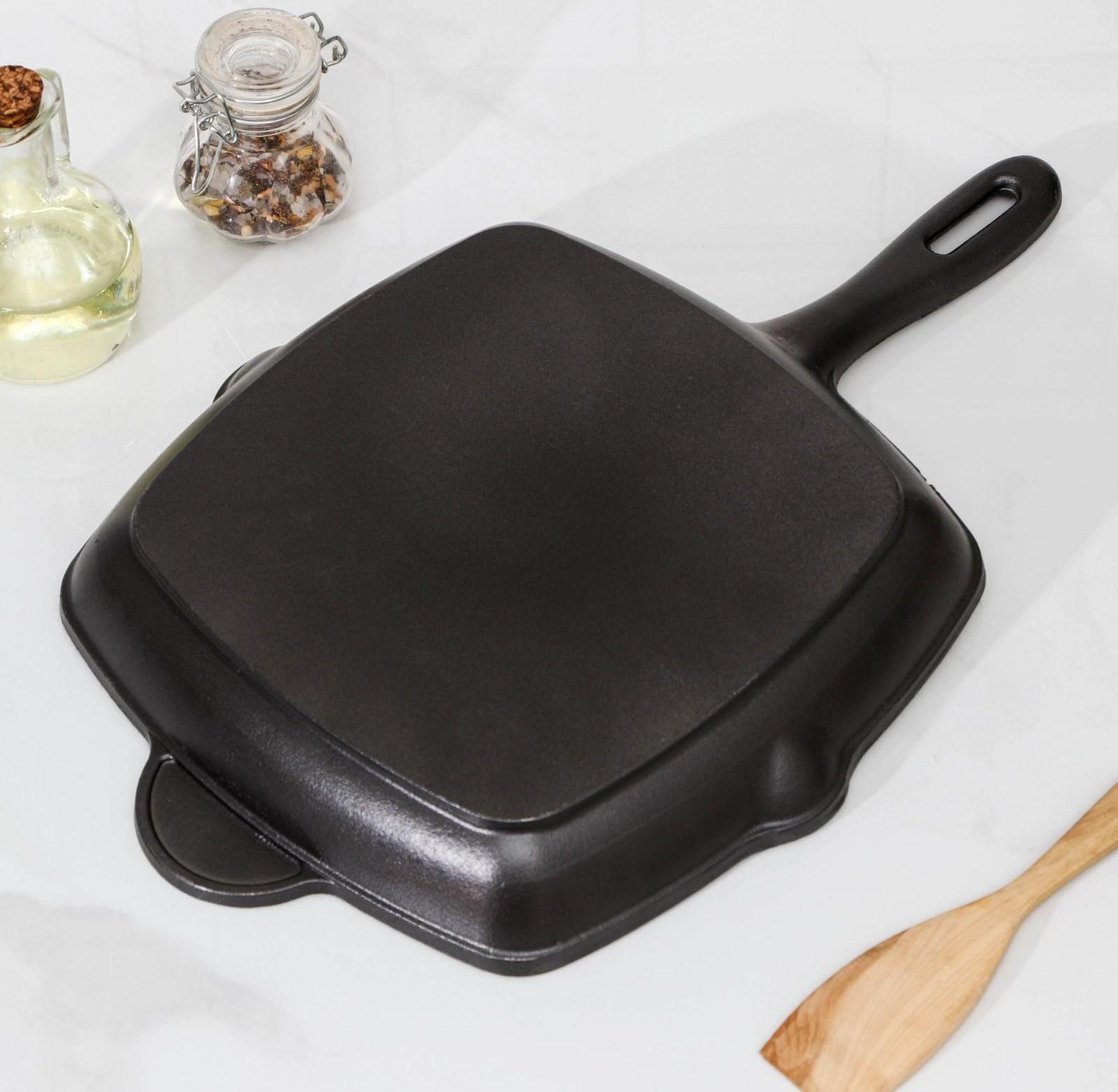 Сковорода-гриль чугунная «Гриль глубокий», 28×5,5 см, 2 слива, чугунная ручка, цвет чёрный