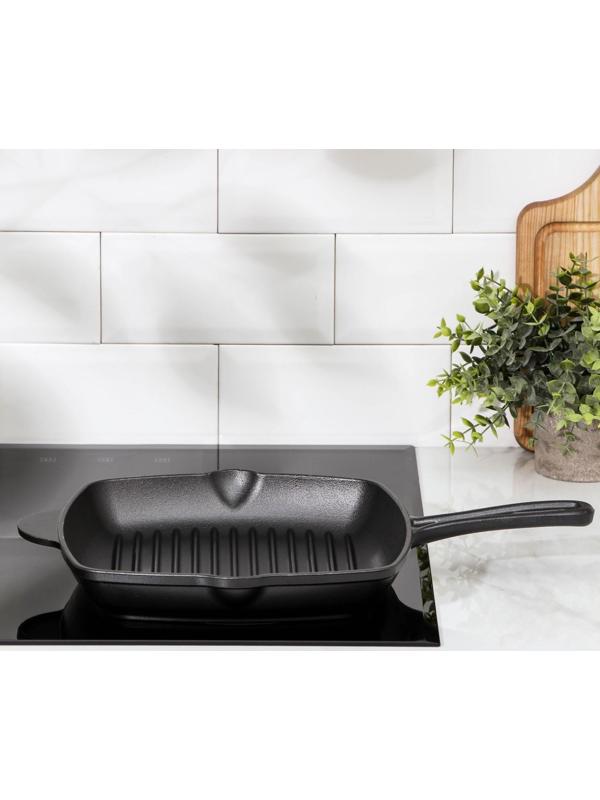 Сковорода-гриль чугунная «Гриль глубокий», 28×5,5 см, 2 слива, чугунная ручка, цвет чёрный