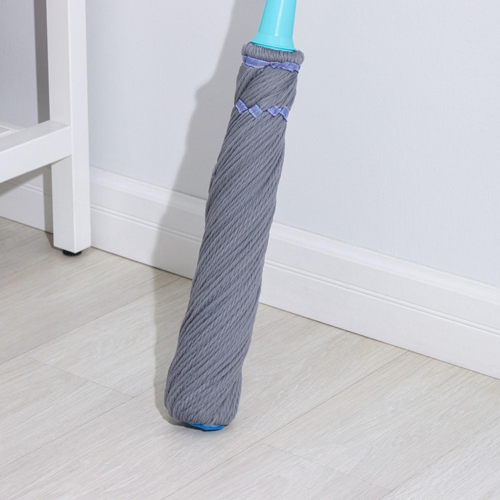 Швабра с отжимом Доляна, насадка из микрофибры, телескопическая окрашенная ручка 120 см, цвет МИКС