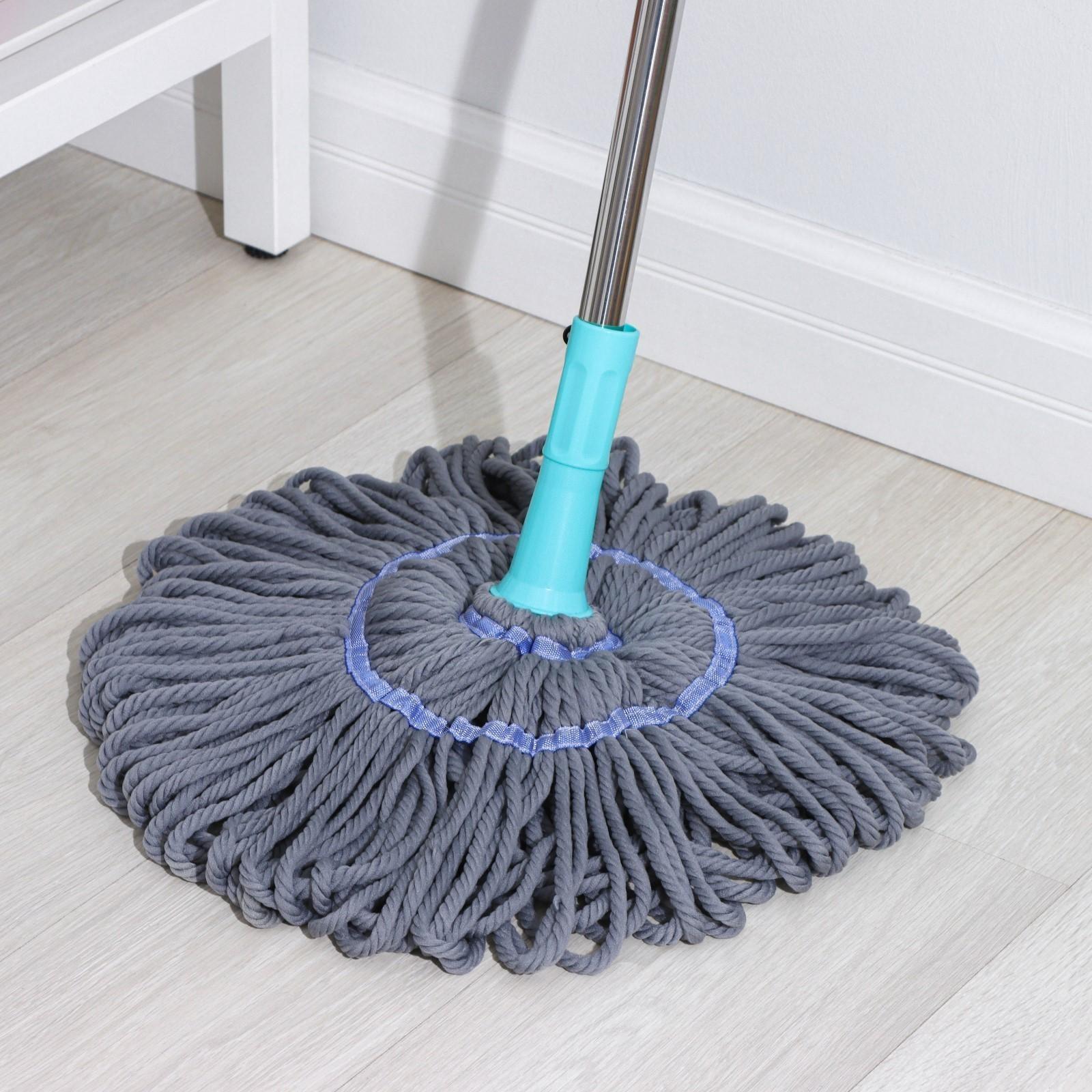 Швабра с отжимом Доляна, насадка из микрофибры, телескопическая окрашенная ручка 120 см, цвет МИКС