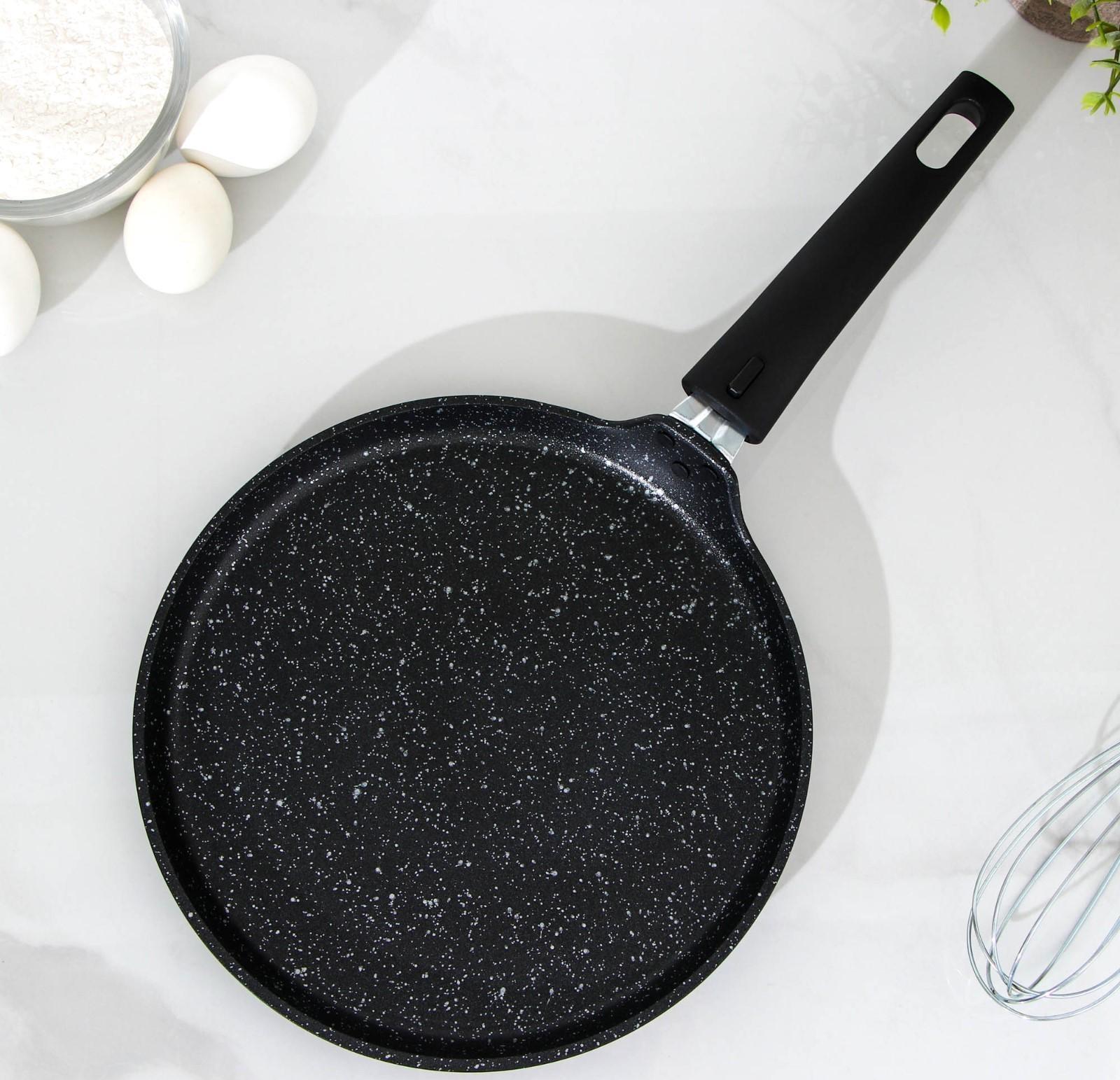 Сковорода блинная, d=24 см, пластиковая ручка, антипригарное покрытие, цвет тёмный мрамор