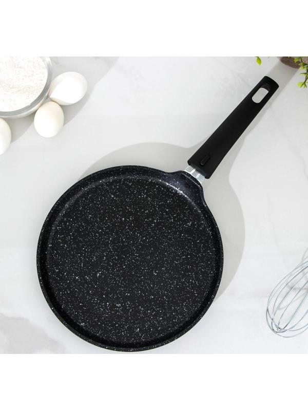 Сковорода блинная, d=24 см, пластиковая ручка, антипригарное покрытие, цвет тёмный мрамор