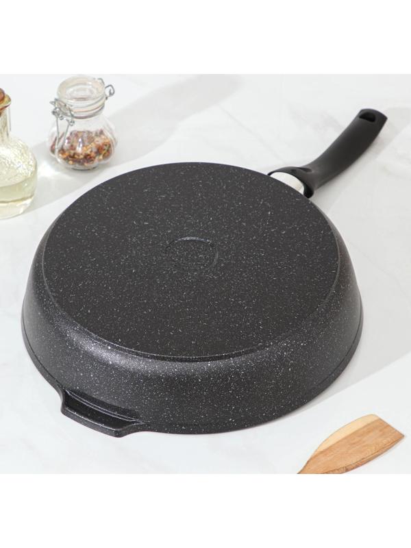 Сковорода, d=28 см, пластиковая ручка, антипригарное покрытие, цвет тёмный мрамор