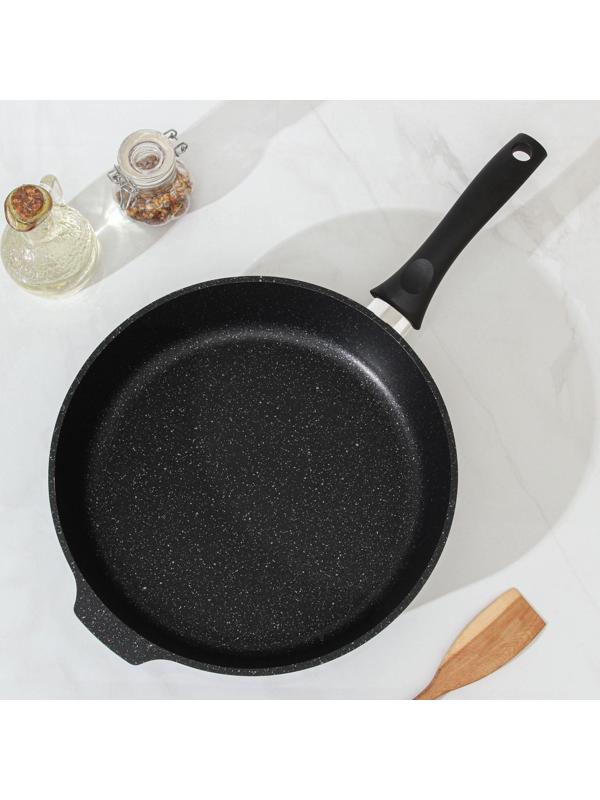 Сковорода, d=28 см, пластиковая ручка, антипригарное покрытие, цвет тёмный мрамор