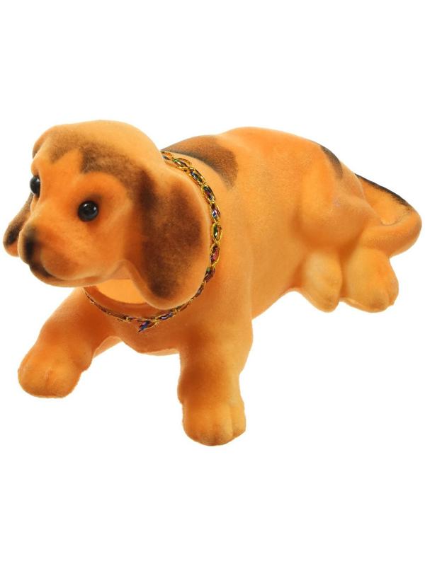 Собака на панель авто, качающая головой, большая, рыжий окрас