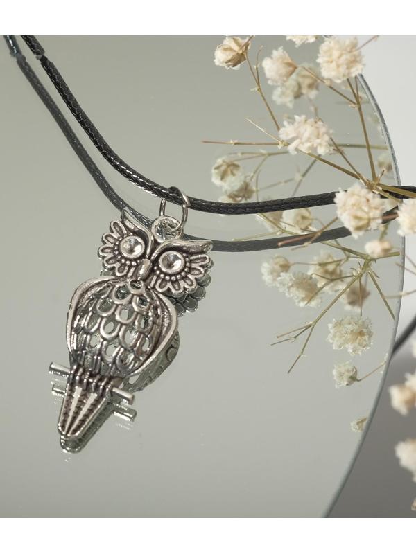 Кулон на шнурке 