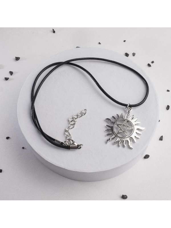 Кулон на шнурке 