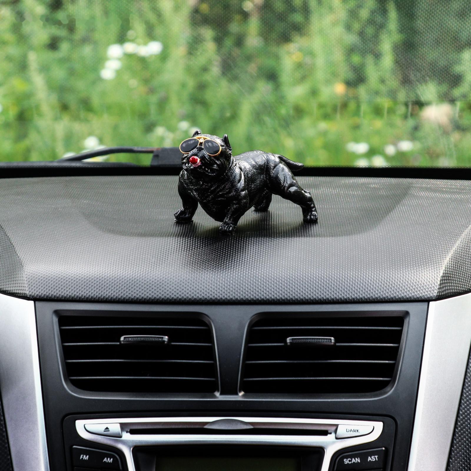 Собака на панель авто с присоской для стекла, бульдог