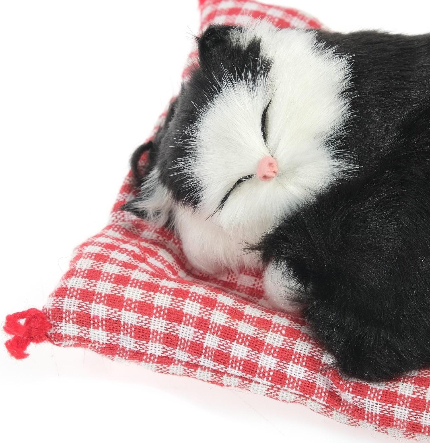 Игрушка на панель авто, кошка на подушке, черно-белый окрас