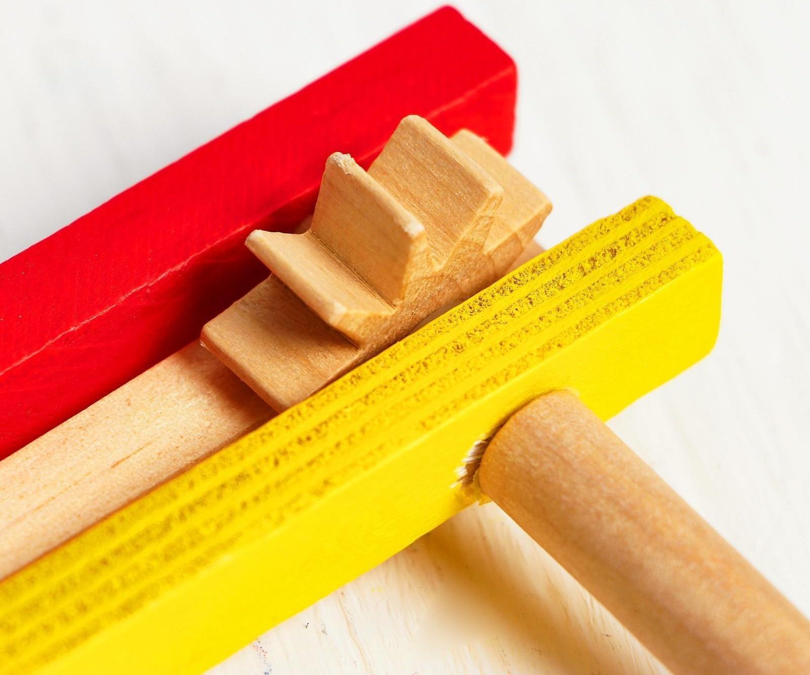 Музыкальная игрушка «Трещотка» 2.5×10.5×11.5 см