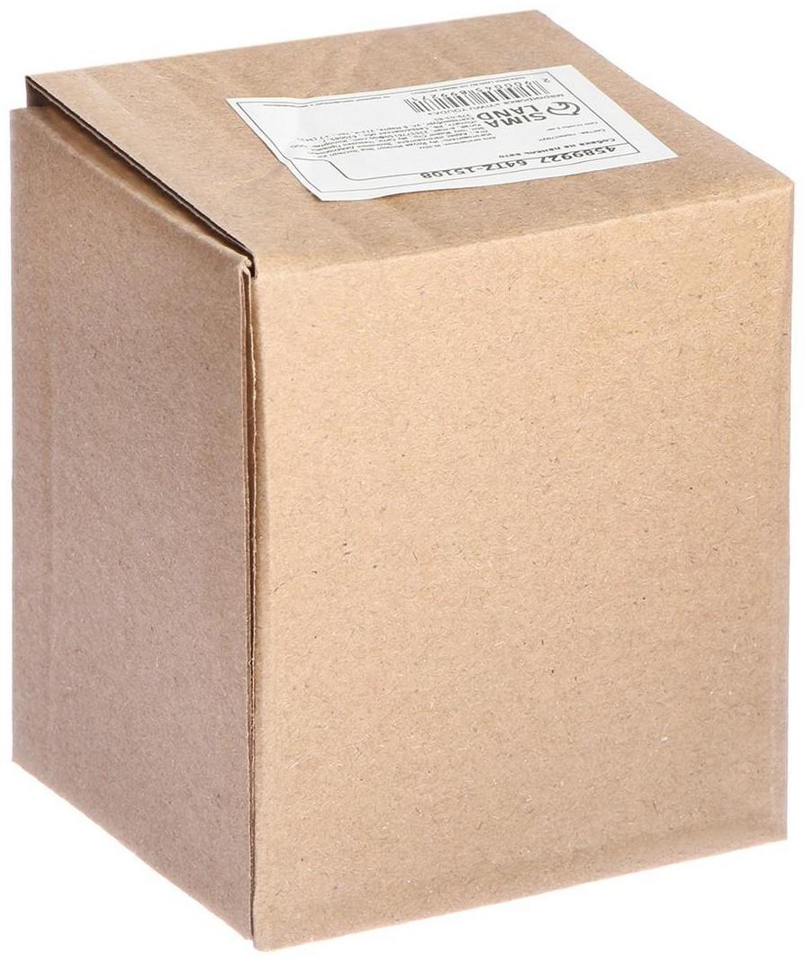 Собака на панель авто, качающая головой, спаниель