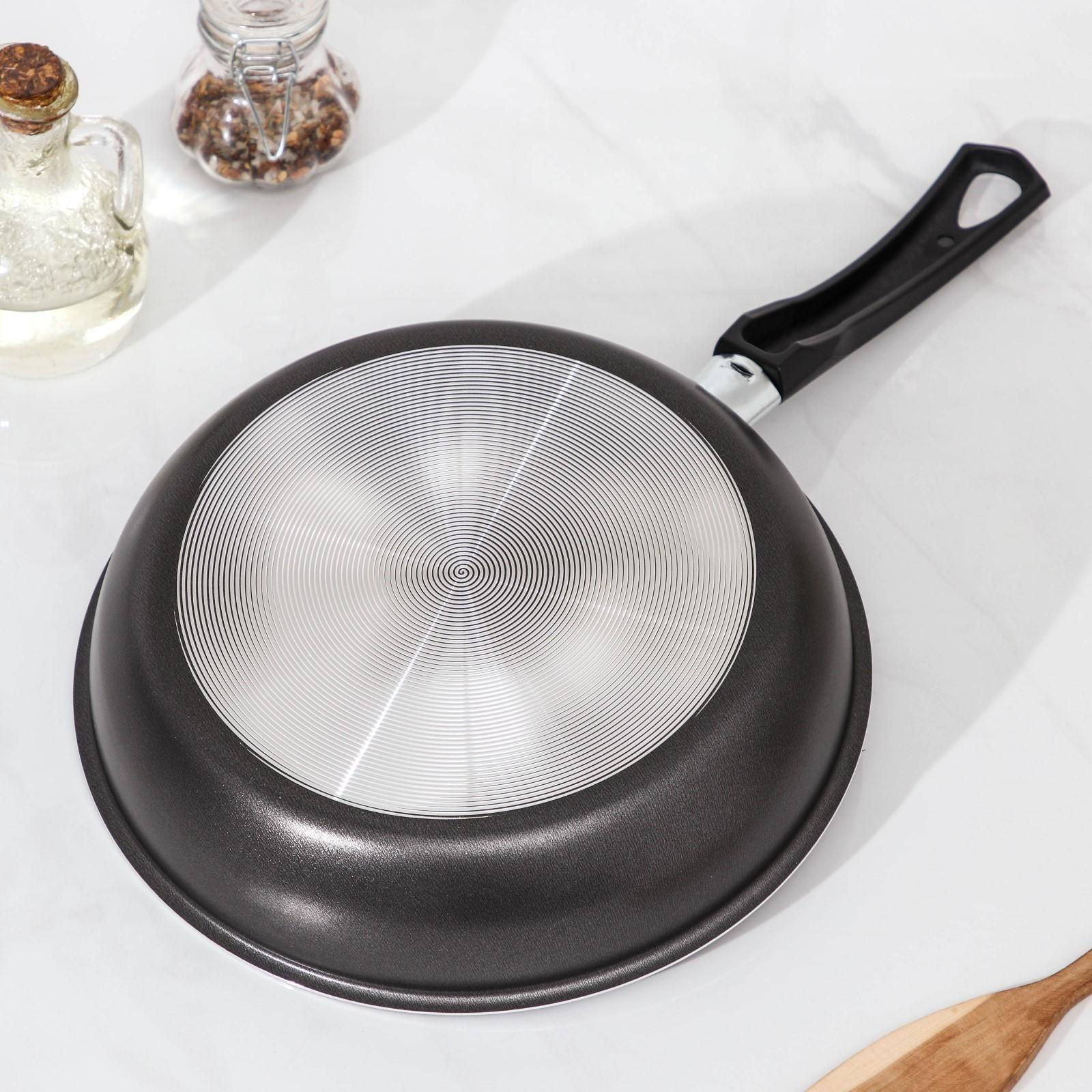 Сковорода «Классика атлас», d=24 см, пластиковая ручка, стеклянная крышка, антипригарное покрытие, цвет чёрный