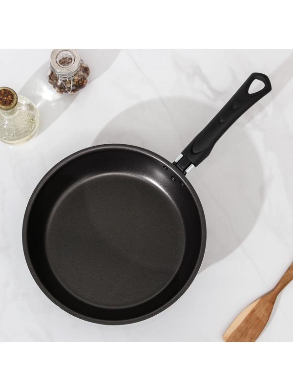 Сковорода «Классика атлас», d=24 см, пластиковая ручка, стеклянная крышка, антипригарное покрытие, цвет чёрный