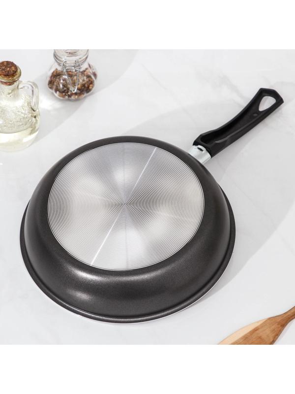 Сковорода «Классика атлас», d=24 см, пластиковая ручка, стеклянная крышка, антипригарное покрытие, цвет чёрный