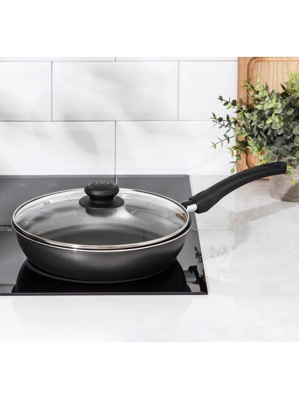 Сковорода «Классика атлас», d=24 см, пластиковая ручка, стеклянная крышка, антипригарное покрытие, цвет чёрный