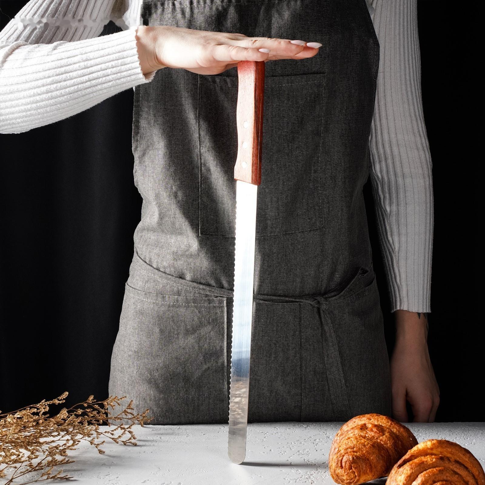 Нож для бисквита крупные зубцы, рабочая поверхность 30 см, деревянная ручка