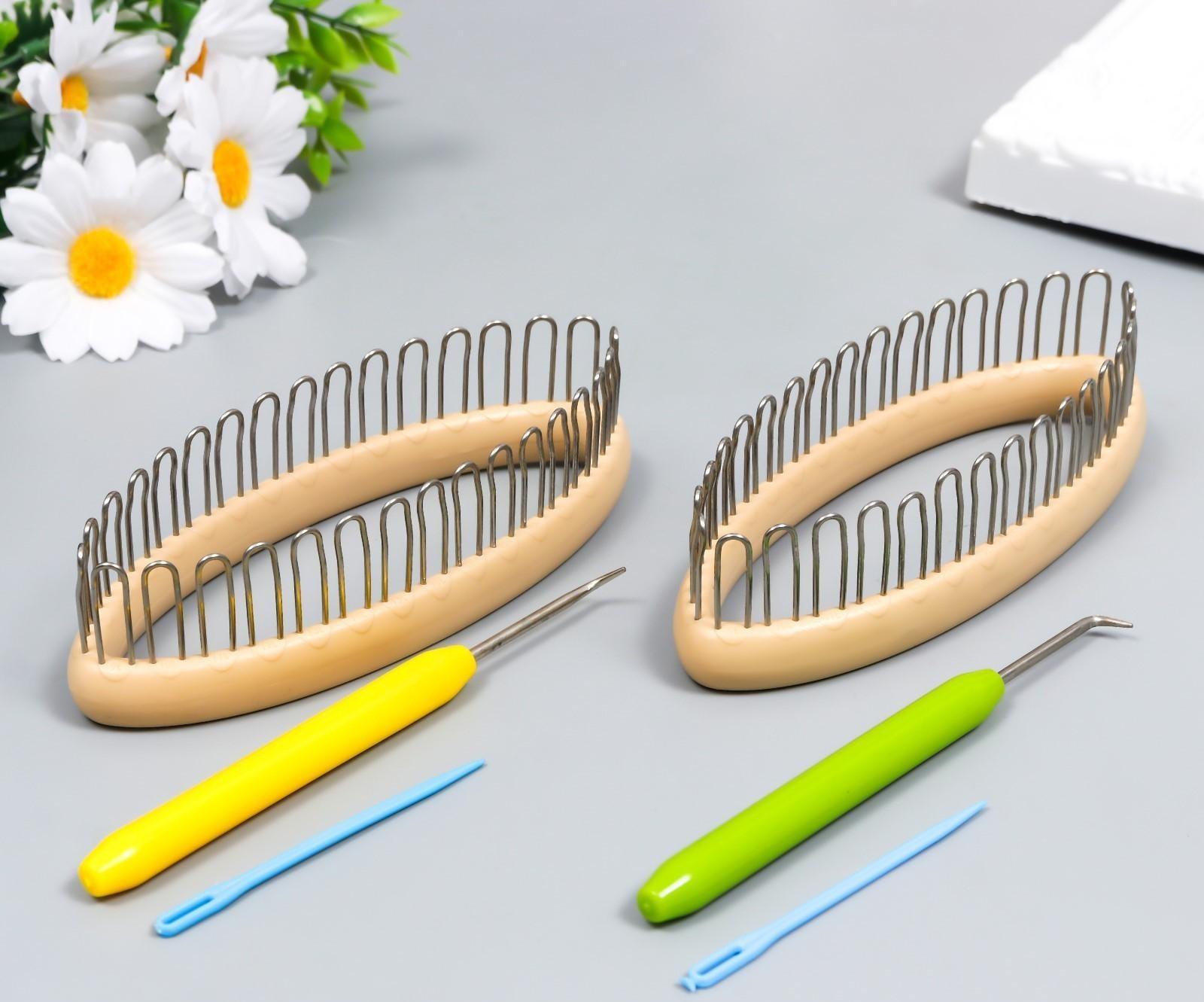 Набор устройств для вязания носков 13,8х5,5х3,2 см (подставка 1,5 см) + игла и крючок