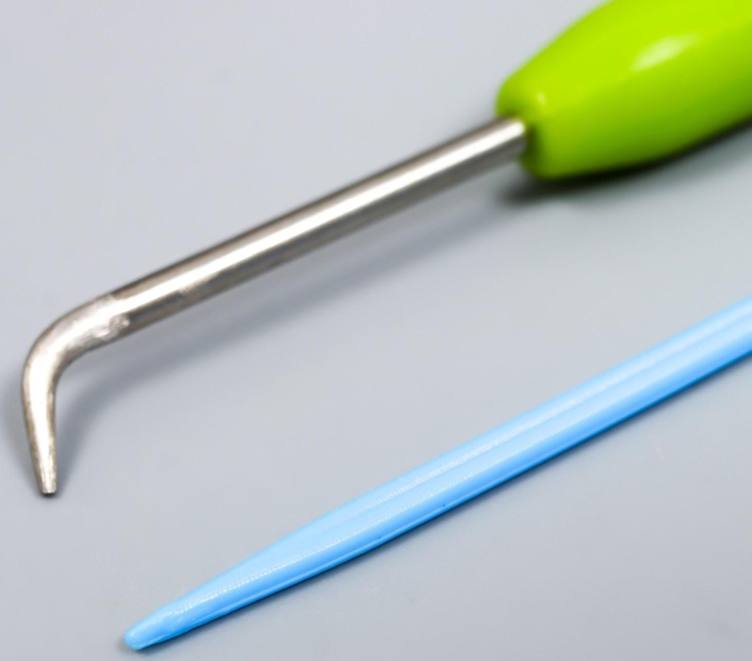 Набор устройств для вязания носков 13,8х5,5х3,2 см (подставка 1,5 см) + игла и крючок