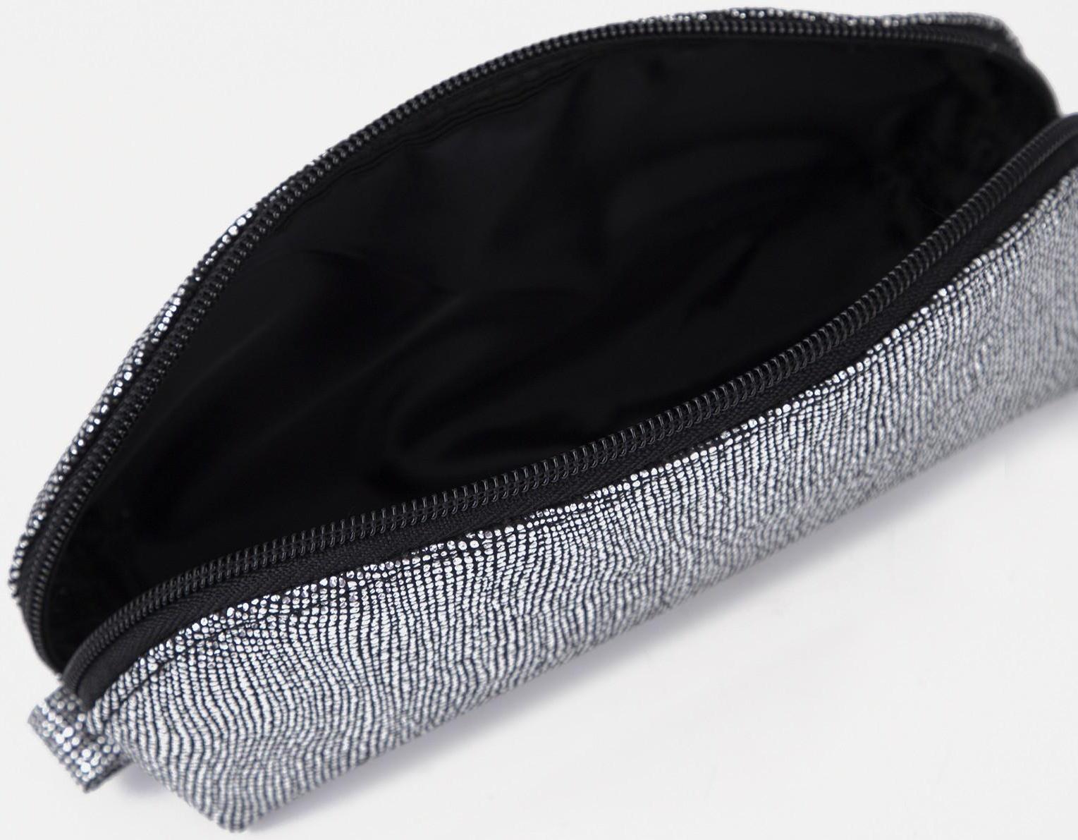 Косметичка на молнии, цвет серебряный