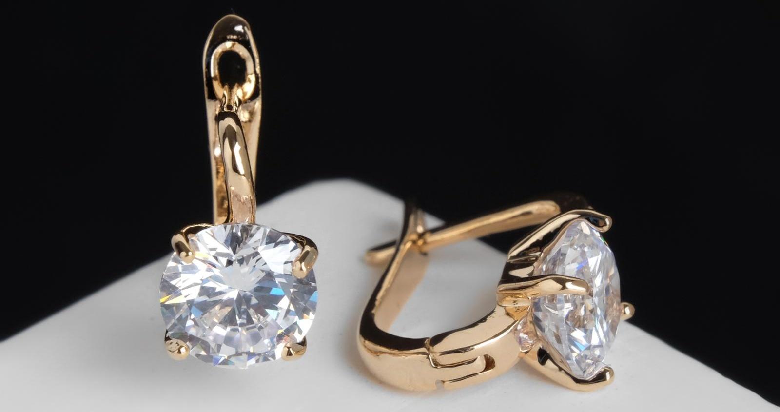 Серьги со стразами 