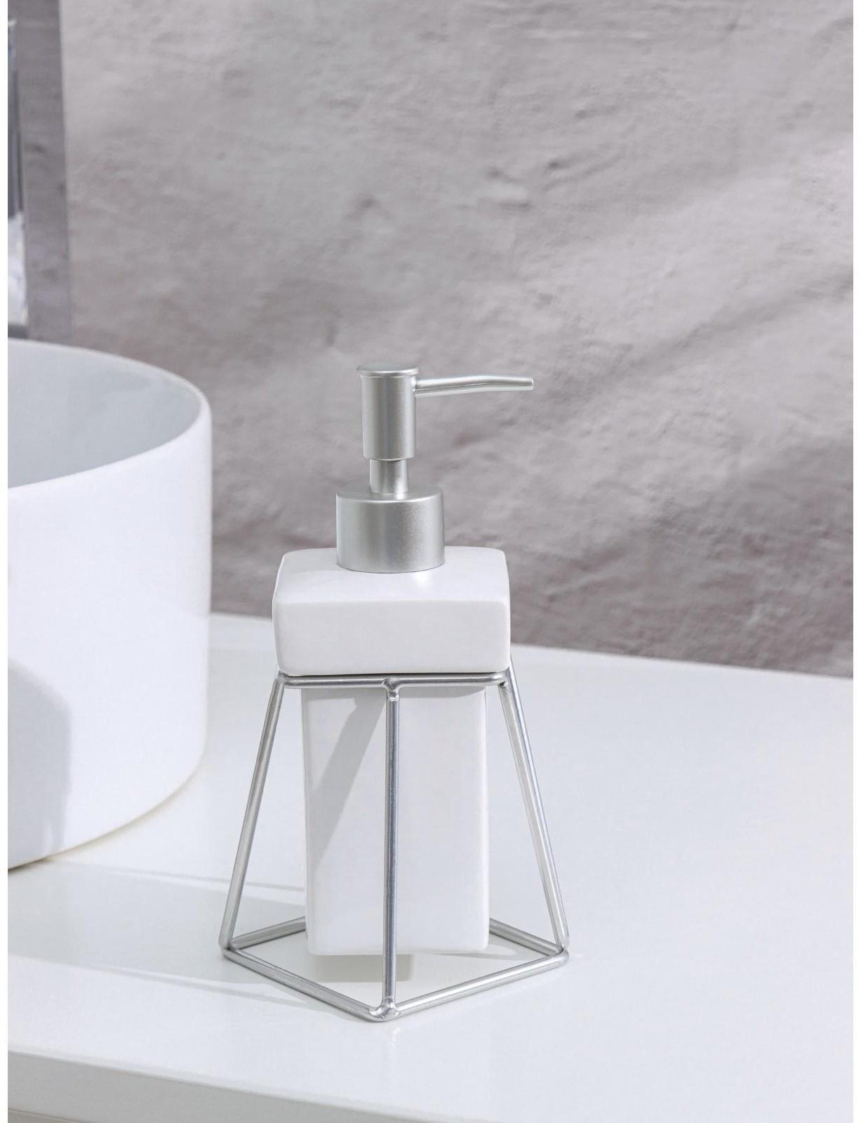 Дозатор для жидкого мыла на подставке SAVANNA «Геометрика», 250 мл, цвет серебристый
