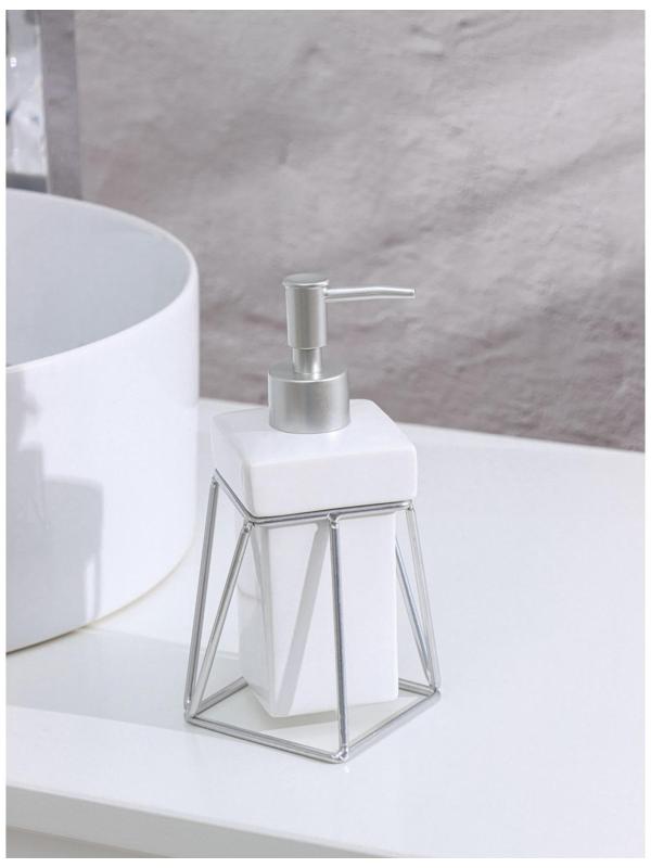 Дозатор для жидкого мыла на подставке SAVANNA «Геометрика», 250 мл, цвет серебристый