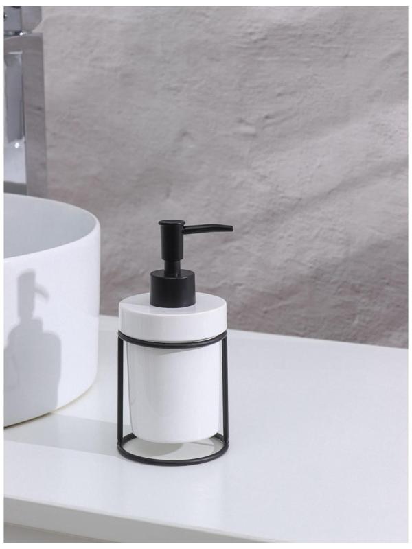 Дозатор для жидкого мыла на подставке SAVANNA «Геометрика», 250 мл, цвет чёрный