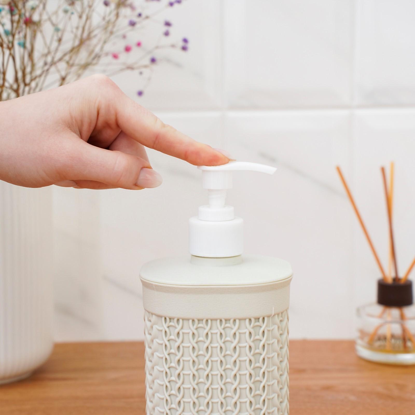 Дозатор для мыла «Вязание», 500 мл, цвет белый ротанг