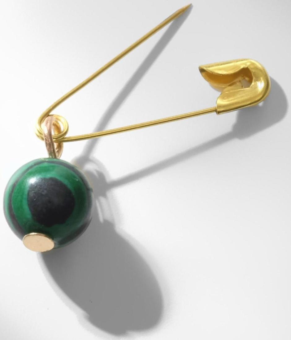 Булавка-оберег шар №8 