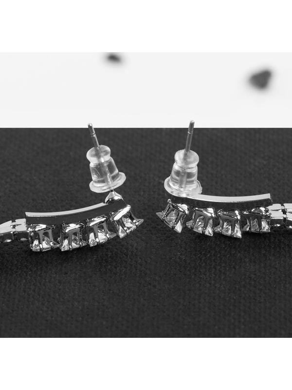 Серьги висячие со стразами 