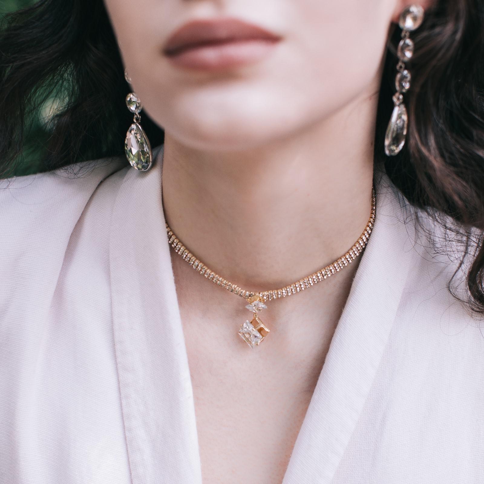 Колье-чокер 