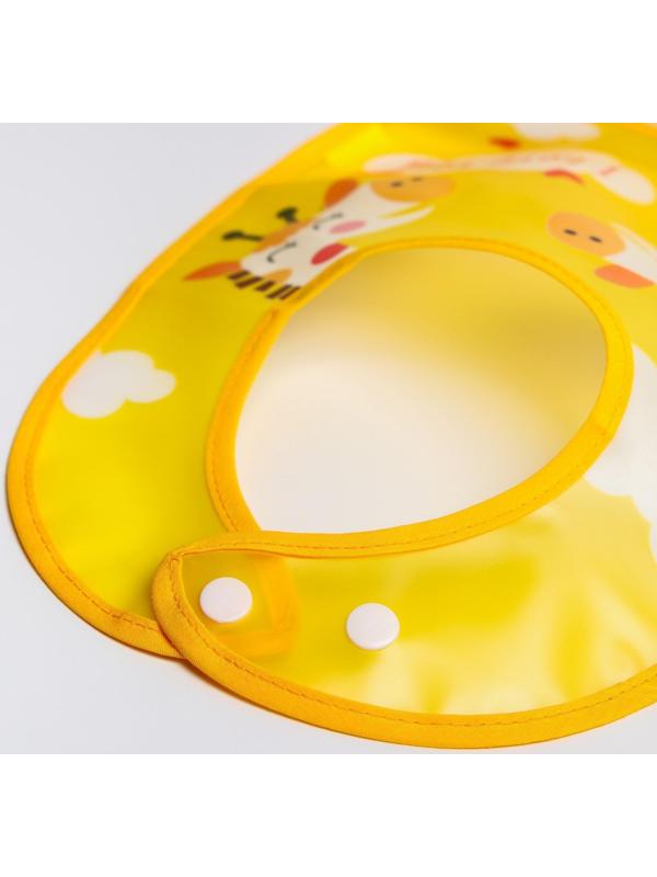 Нагрудник для кормления «Жираф» непромокаемый на кнопке, с карманом, цвет желтый