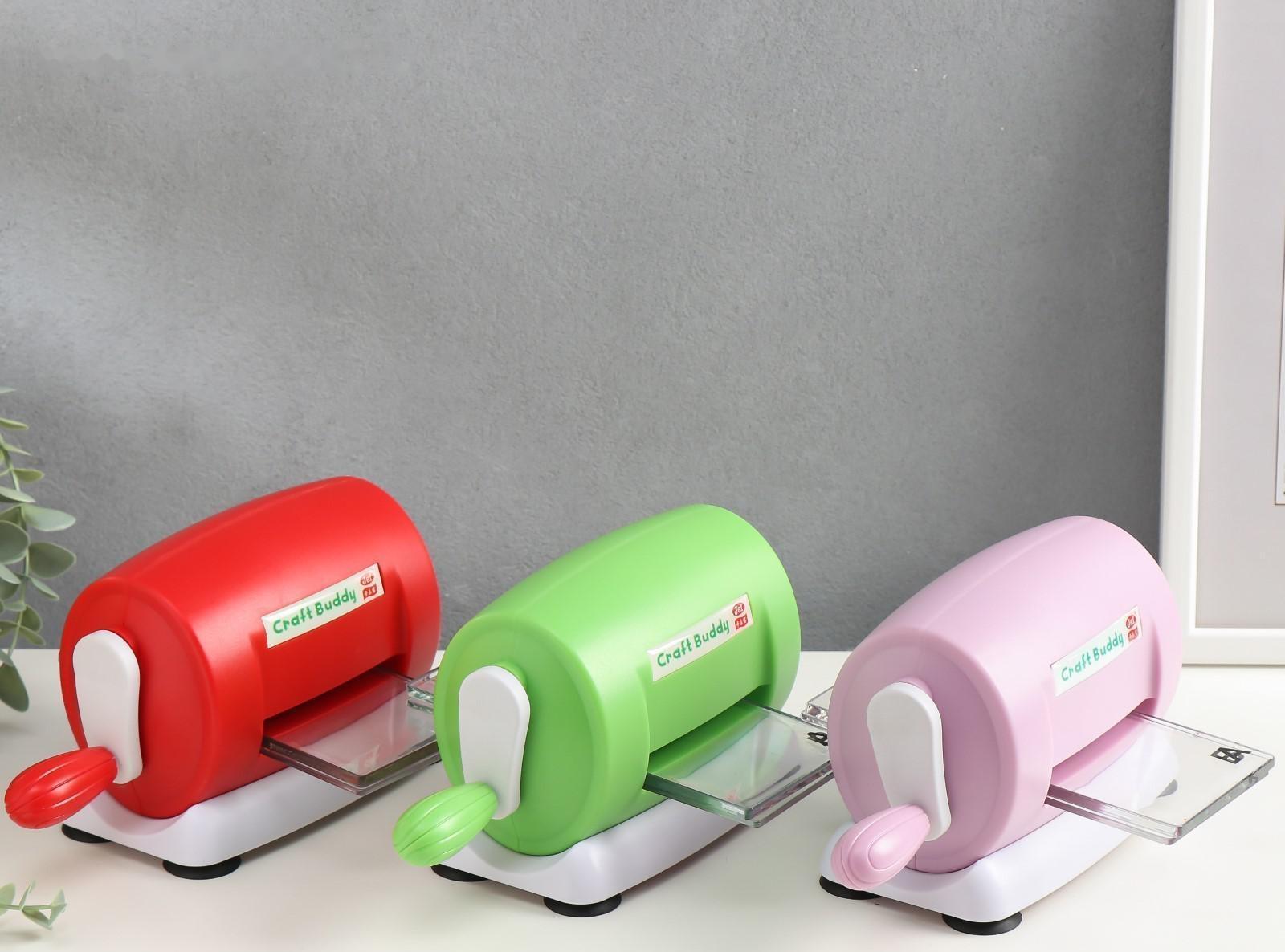 Машинка для вырубки и тиснения МИКС 21,2х11,5х9 см + 2 пластины пластик 7,8х16 см