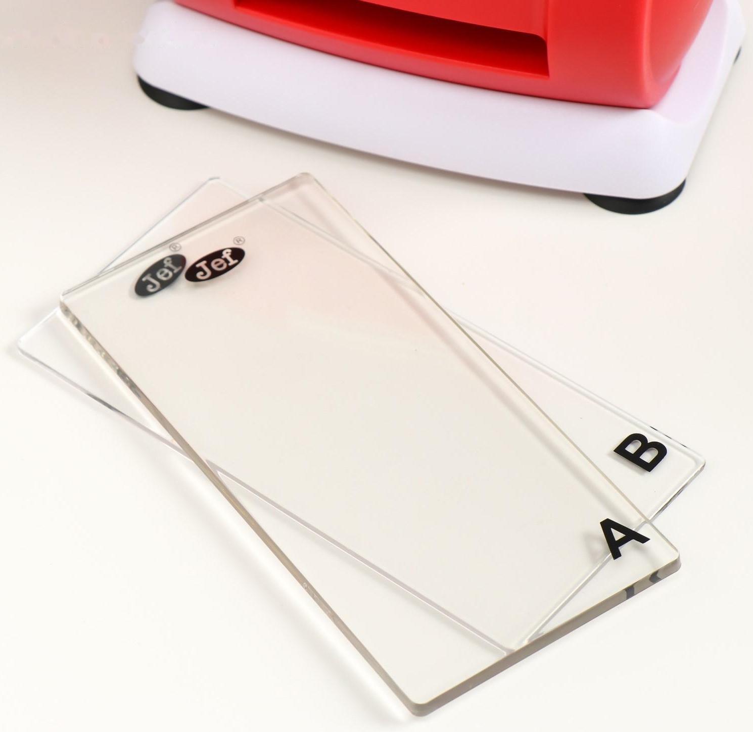 Машинка для вырубки и тиснения МИКС 21,2х11,5х9 см + 2 пластины пластик 7,8х16 см