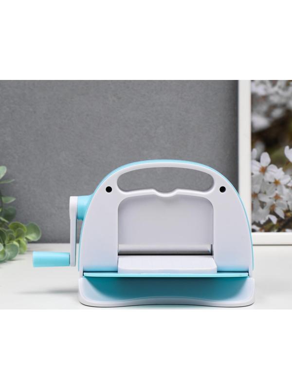 Машинка для вырубки и тиснения 11х16,5х15 + 2 пластины пластик