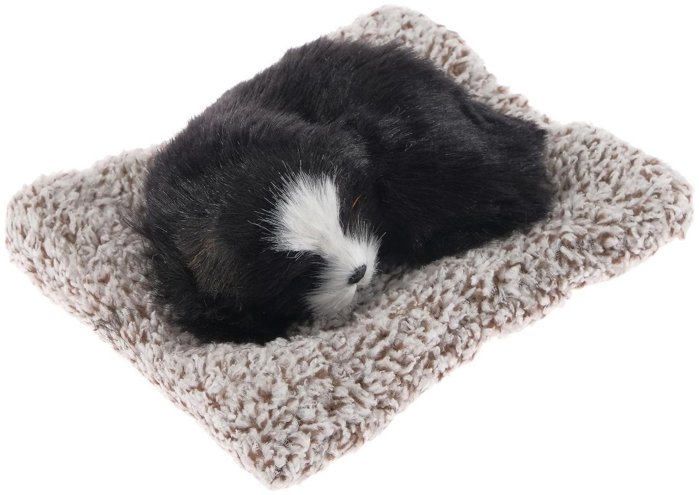 Игрушка на панель авто, собака на подушке, черный окрас