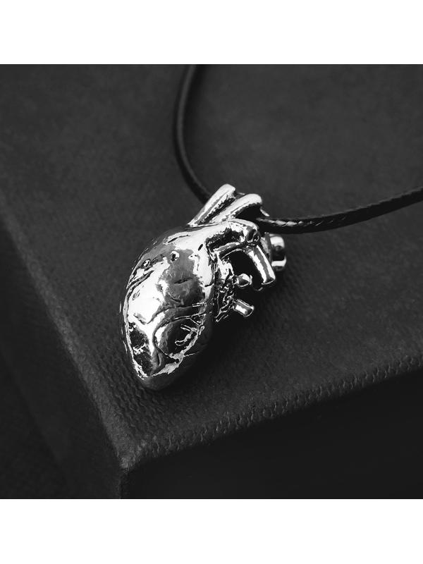 Кулон на шнурке 